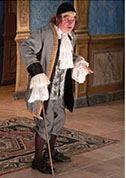 Patrick Ascargorta en costume d'époque dans Les Précieuses ridicules de Molière